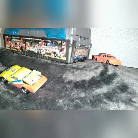 Hotwheels race truck&car bundel - Picture 9 of 9